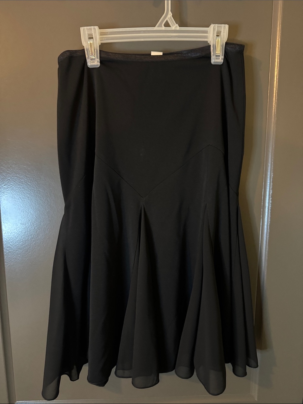 Joseph Ribkoff Black Circle Skirt - like new - size 8 - made in Canada